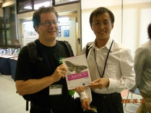 跟Learning OpenCV作者Gary Bradski合影，并赠送中文版
